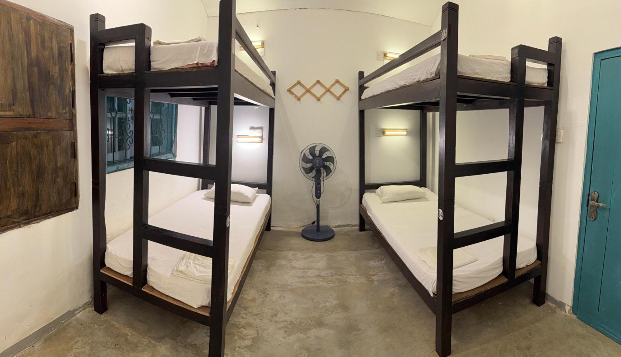 迪克韦勒 Bunk 15 Hiriketiya旅舍 外观 照片