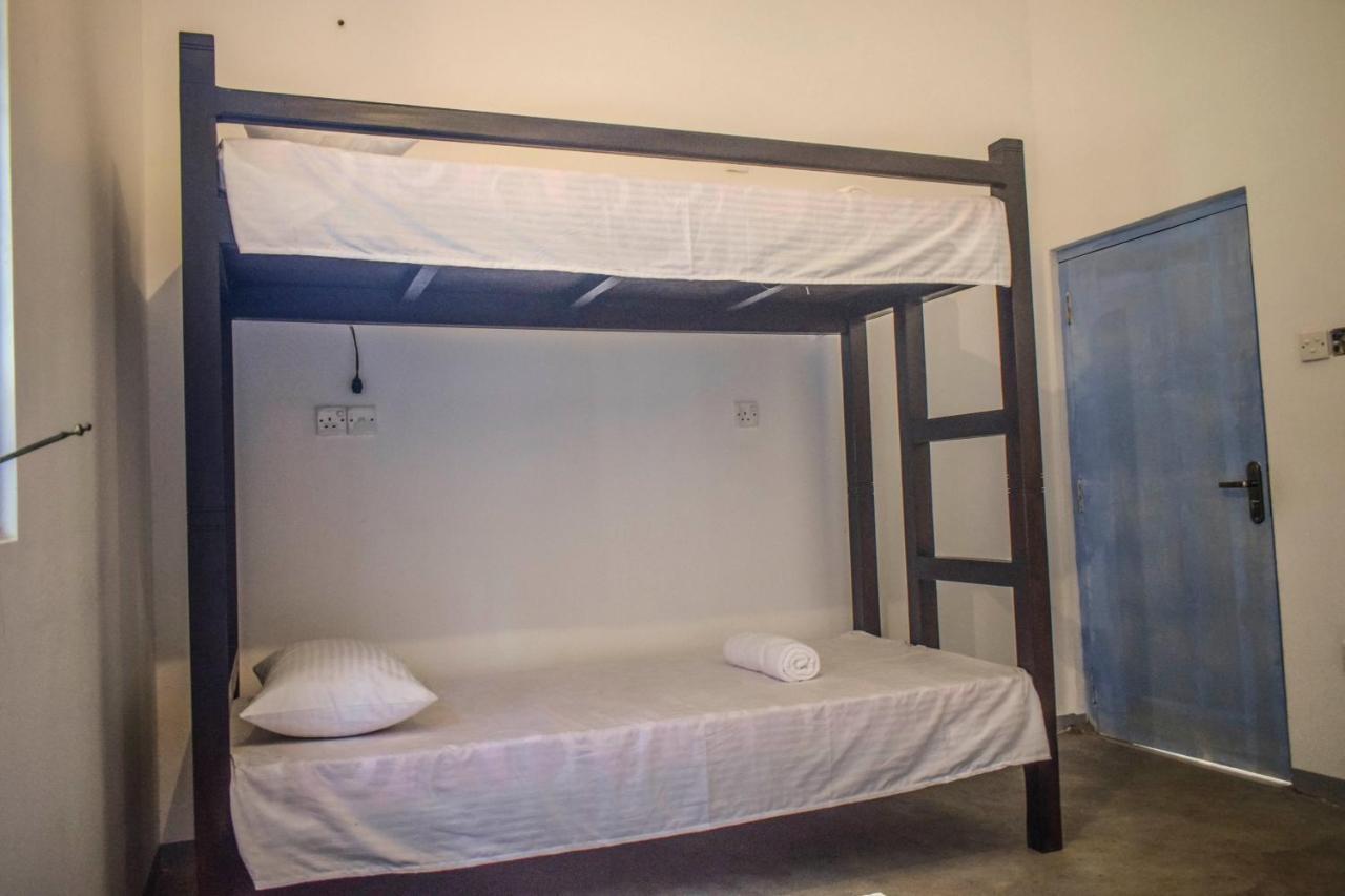 迪克韦勒 Bunk 15 Hiriketiya旅舍 外观 照片